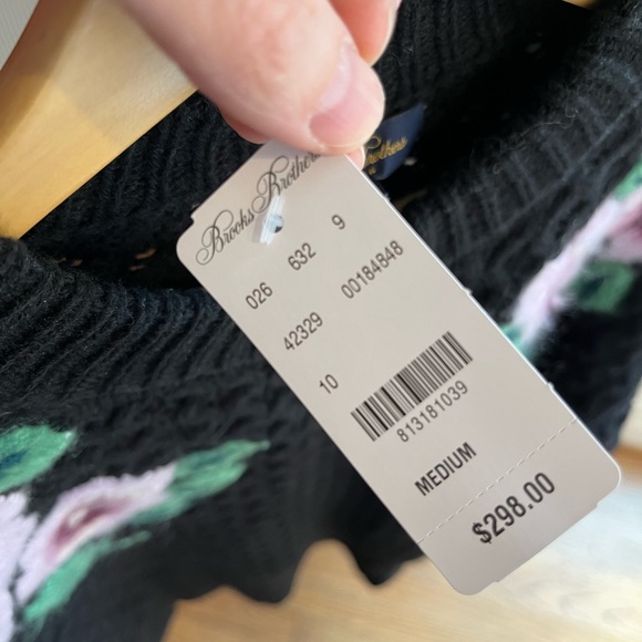 Gorgeous new Brooks Brothers wool blend sweater size med - Picture 2 of 7